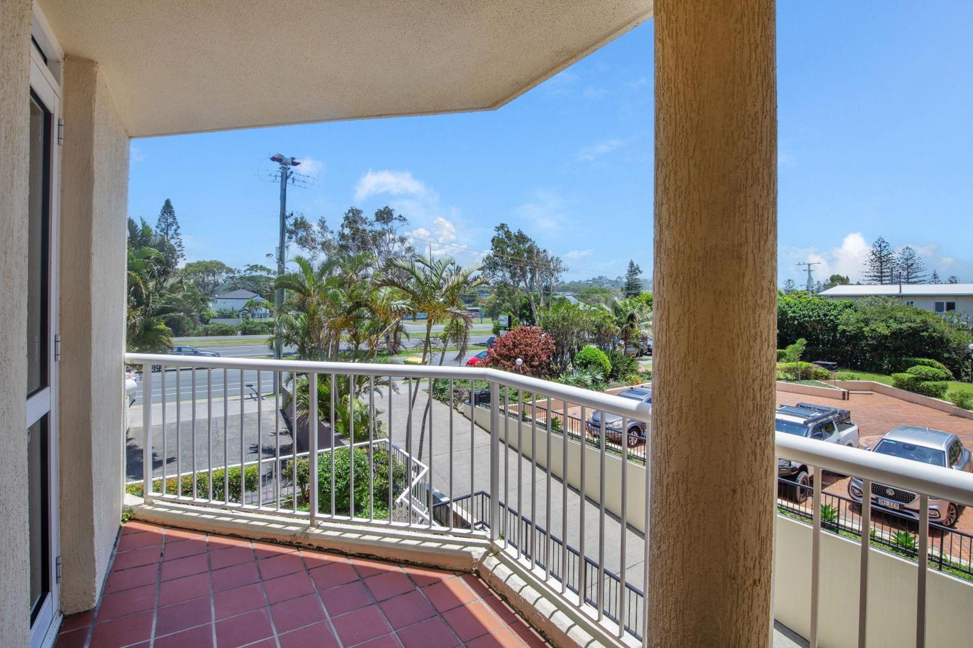 Crystal Beachfront Apartments Gold Coast Bagian luar foto