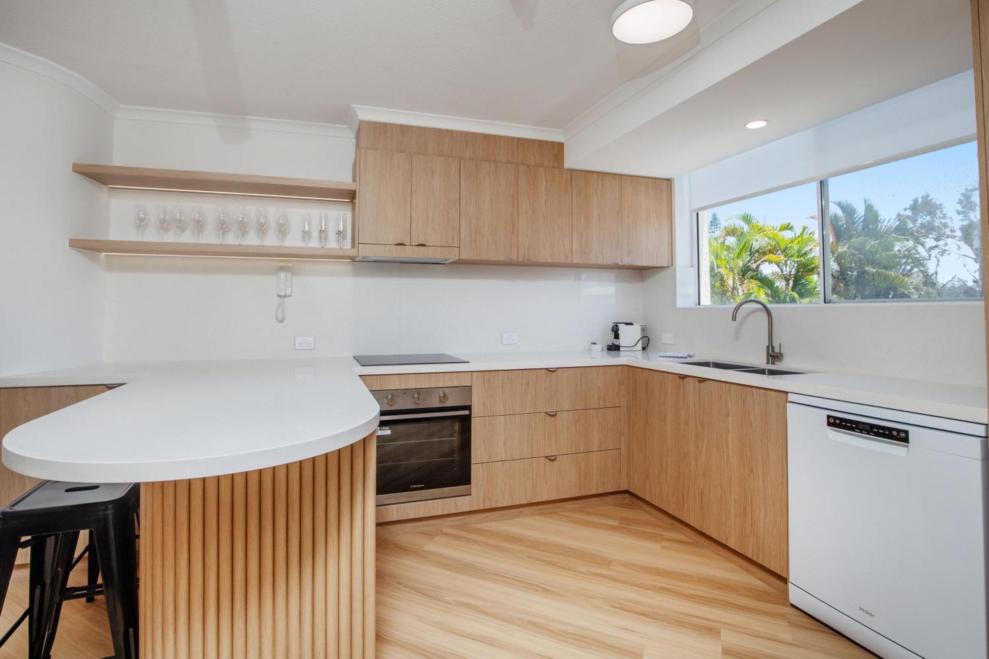 Crystal Beachfront Apartments Gold Coast Bagian luar foto