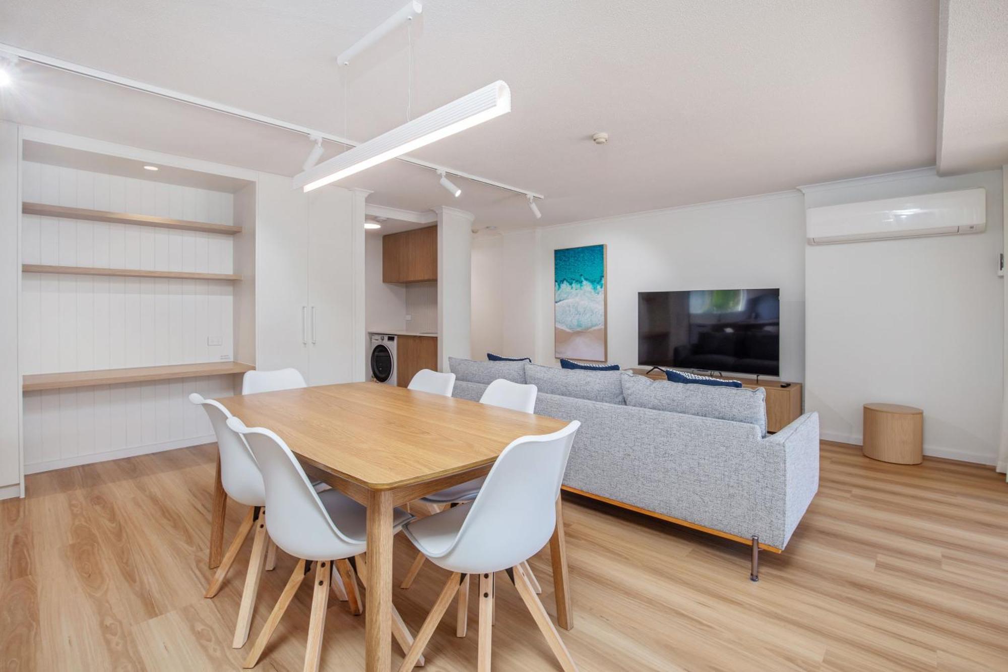 Crystal Beachfront Apartments Gold Coast Bagian luar foto