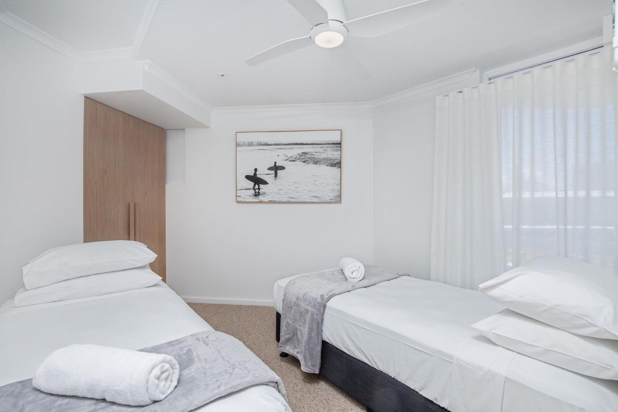 Crystal Beachfront Apartments Gold Coast Bagian luar foto