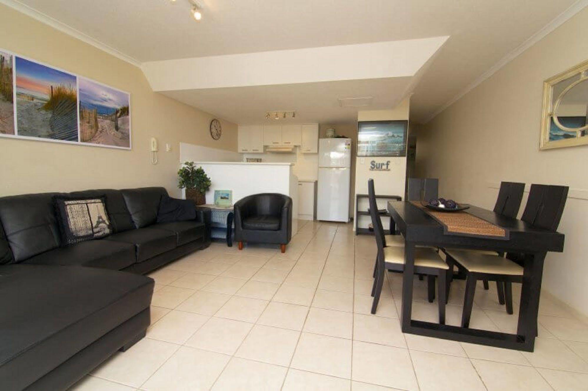 Crystal Beachfront Apartments Gold Coast Bagian luar foto