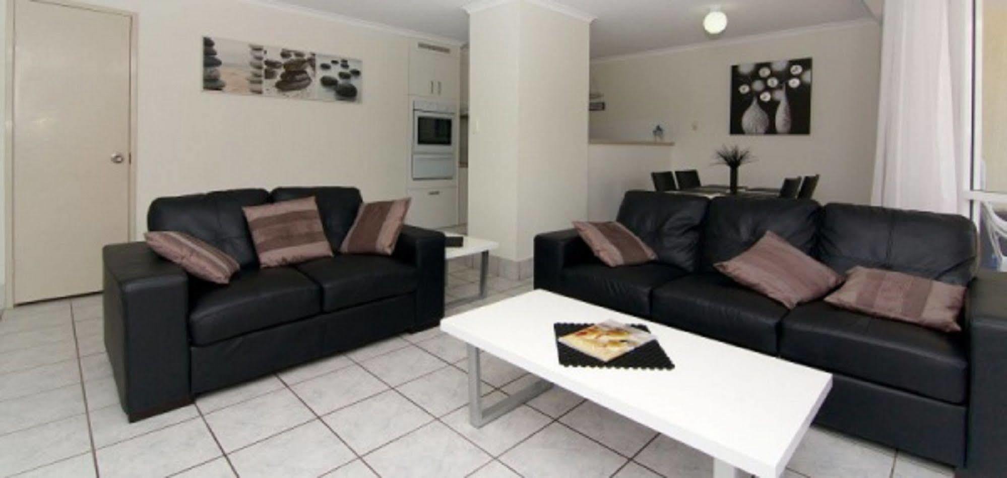Crystal Beachfront Apartments Gold Coast Bagian luar foto