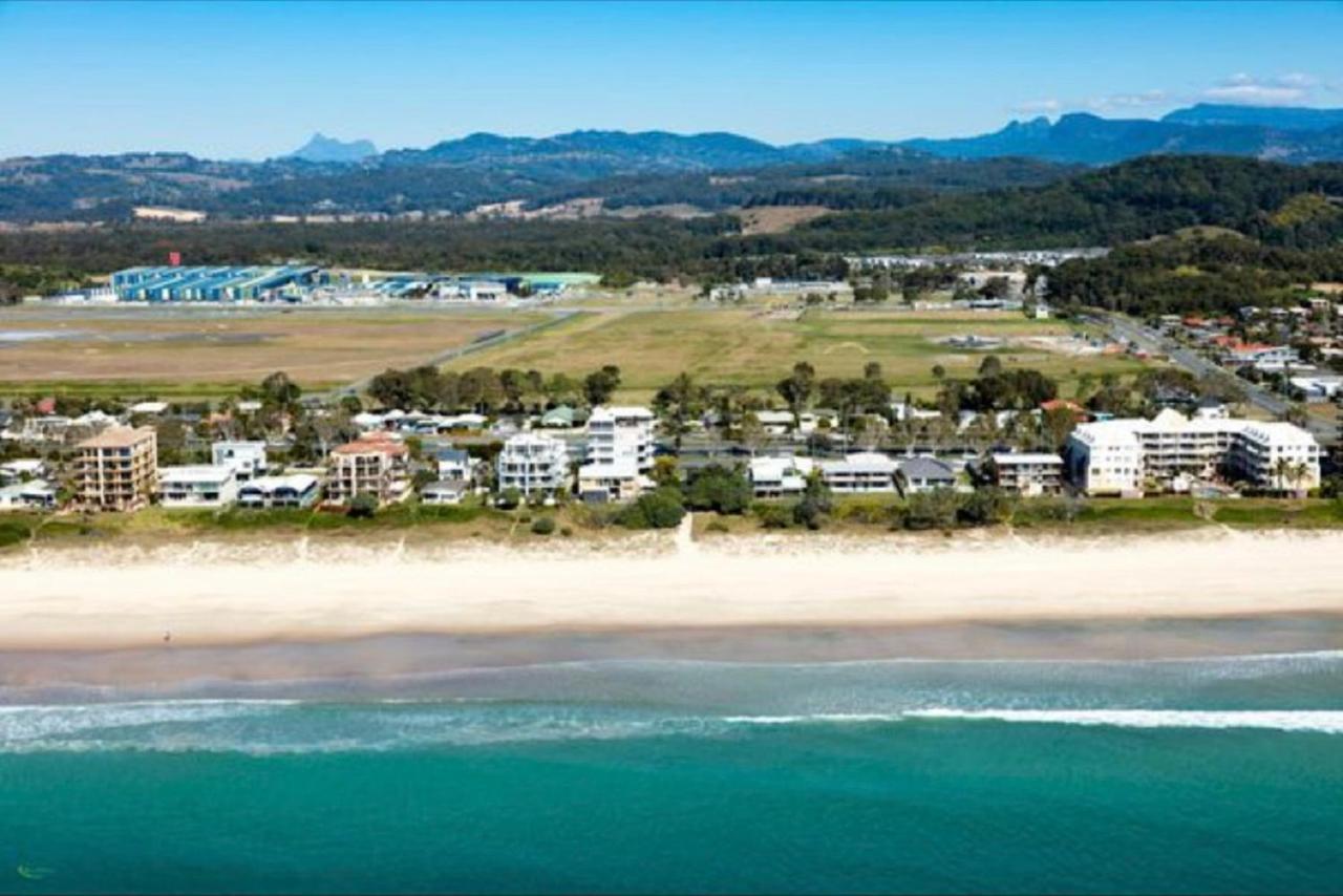 Crystal Beachfront Apartments Gold Coast Bagian luar foto